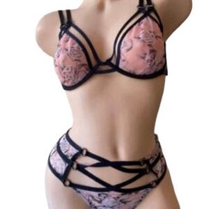 Victoria’s Secret Luxe Lingerie Strappy Ring Bra Ringmaster floral bra s…